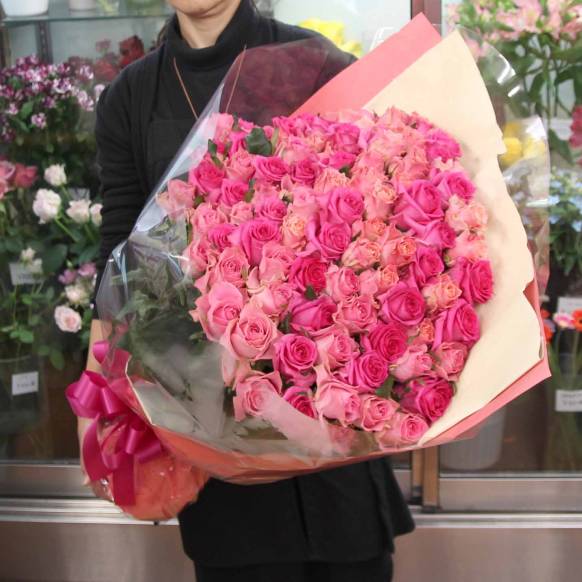 ピンクバラミックス１００本の花束