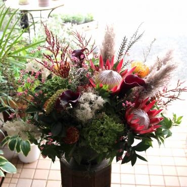 プロテアのアレンジメント｜「フローラント」　（静岡県三島市の花キューピット加盟店 花屋）のブログ