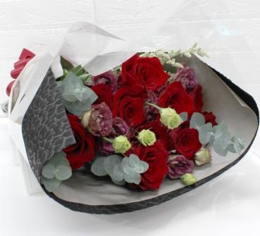 お誕生日の赤バラの花束　オーダーメイドのお花はフローラントへ！！｜「フローラント」　（静岡県三島市の花キューピット加盟店 花屋）のブログ
