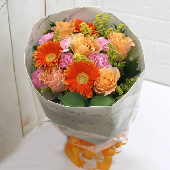 花キューピット加盟店 店舗名：フローラント
フラワーギフト商品番号：900101
商品名：オレンジバラとガーベラの花束